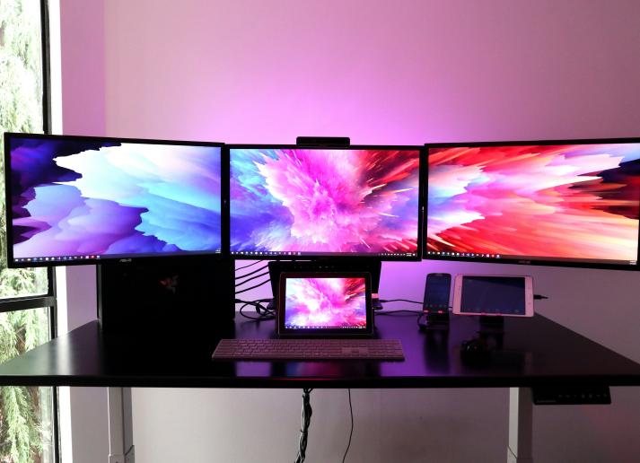 pic-multiple-computer-monitors